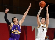 开云体育中国-步行者轻取广州队，张镇麟关键制胜