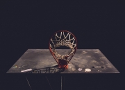 开云官方app入口-南半球的绿茵试炼，当拜仁遇见新西兰，李刚仁如何成为攻防转换的轴心