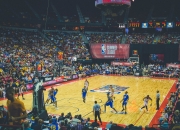 开云体育官网-霍勒迪爆发！深圳队防守锁死魔术，战术纪律铸就关键胜利