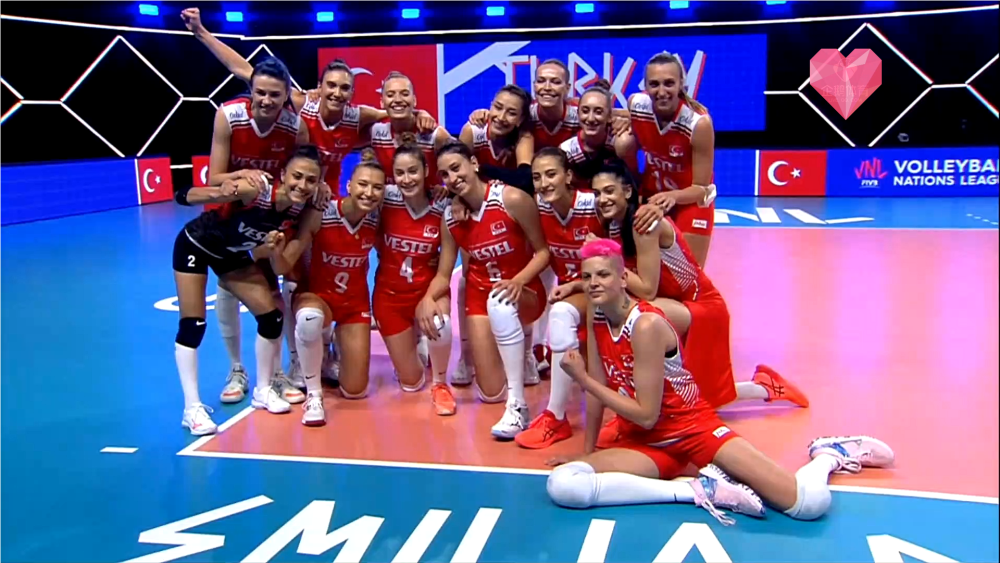 关于西班牙横扫土耳其,乔瓦尼·雷纳高光表现的信息 关于西班牙横扫土耳其,乔瓦尼·雷纳高光表现的信息