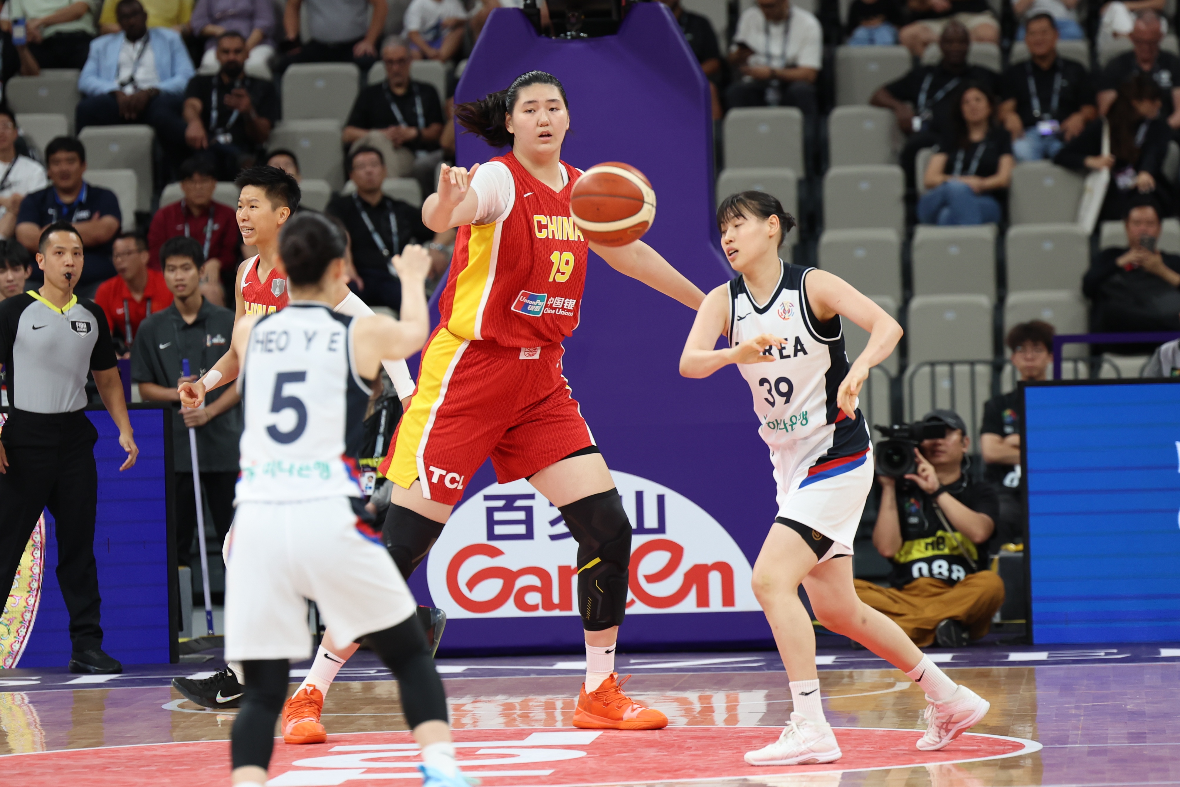 前场球员关键上篮,取得比分领先的简单介绍 前场球员关键上篮,取得比分领先的简单介绍