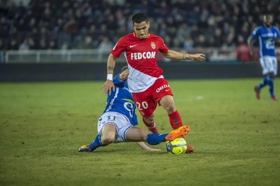 摩纳哥遭遇失利,保级困境再度深化 摩纳哥遭遇失利,保级困境再度深化