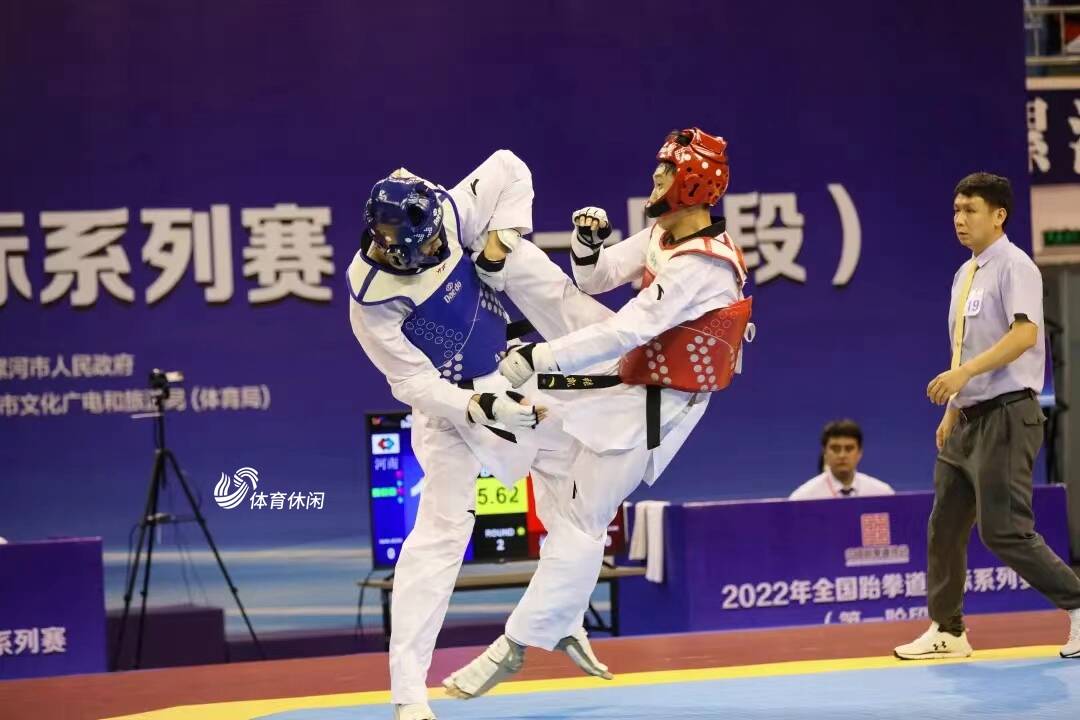 跆拳道项目选手飘逸力夺金牌的简单介绍 跆拳道项目选手飘逸力夺金牌的简单介绍