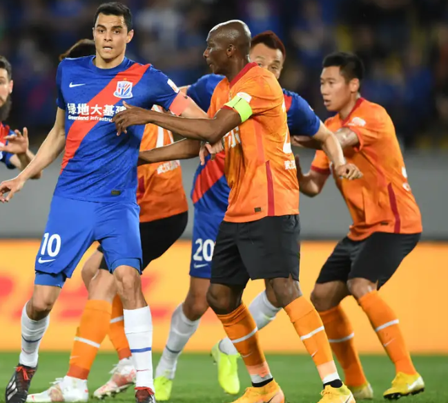 上海申花豪取胜利，积分稳步攀升