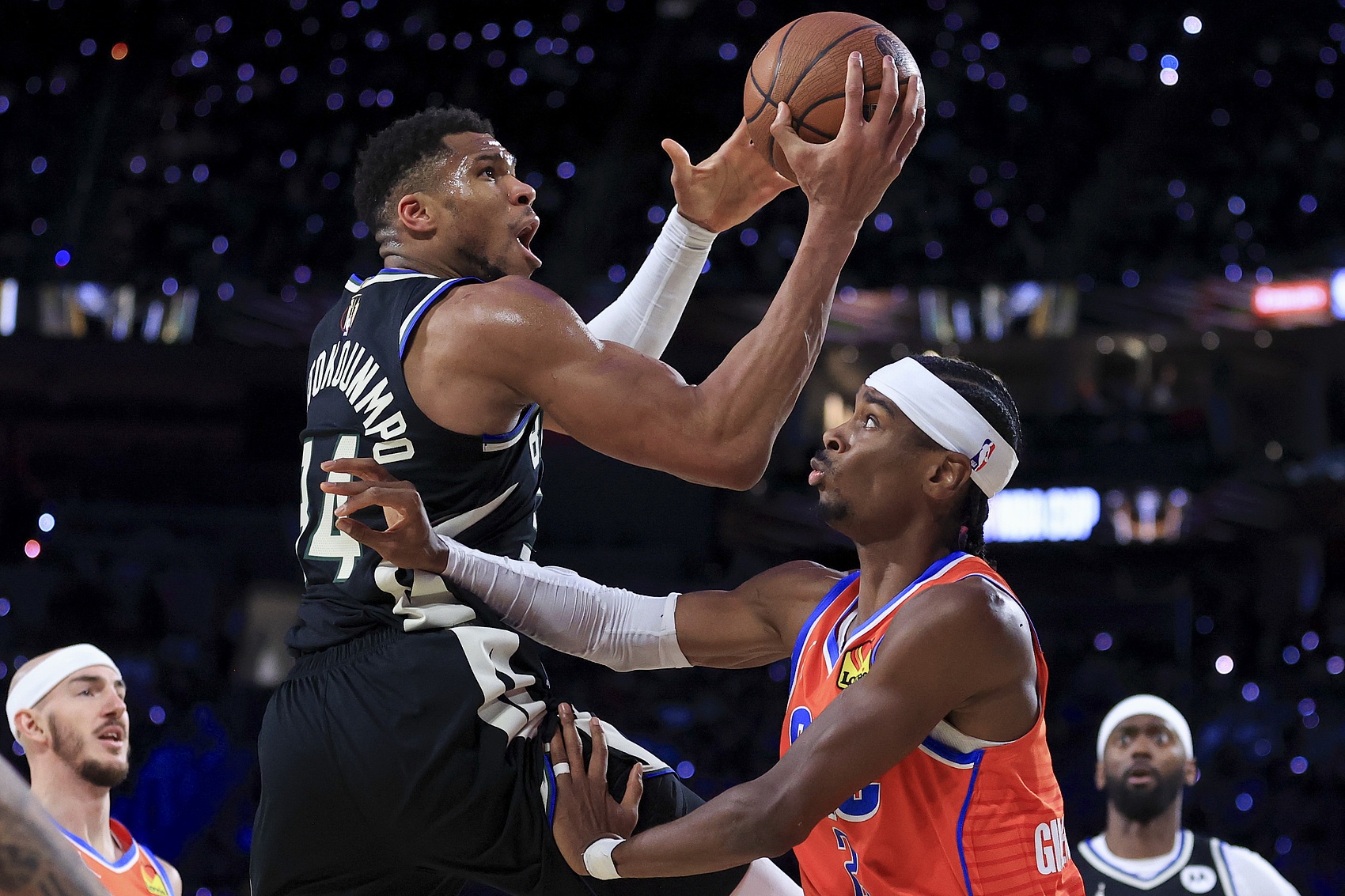 76人轻取火箭,字母哥关键制胜 76人轻取火箭,字母哥关键制胜