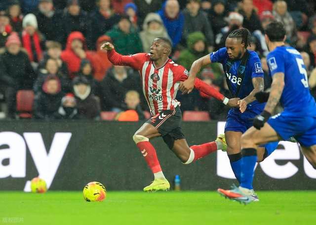 伯恩茅斯不敌对手,陷入保级泥潭的简单介绍 伯恩茅斯不敌对手,陷入保级泥潭的简单介绍