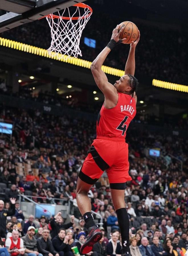 日本队鏖战波兰队，波尔状态火热