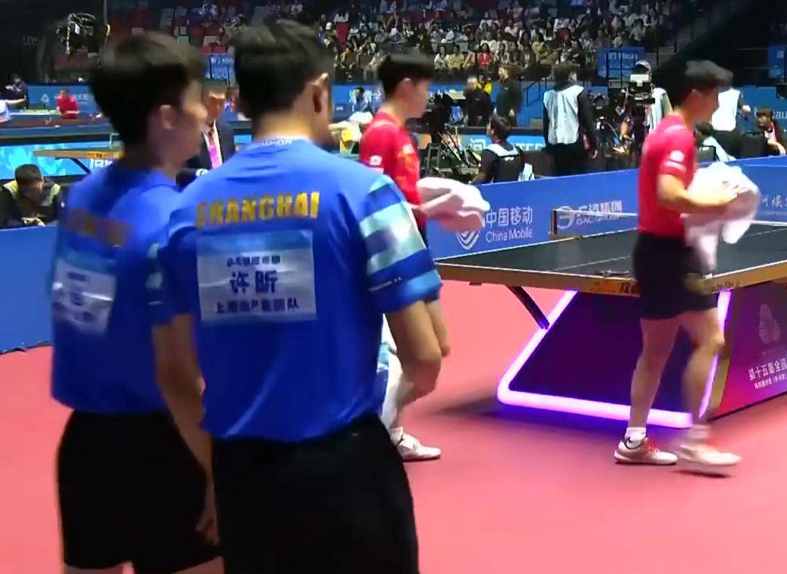 关于中国乒乓球队翻盘英国乒乓球队,马龙爆发神勇的信息 关于中国乒乓球队翻盘英国乒乓球队,马龙爆发神勇的信息