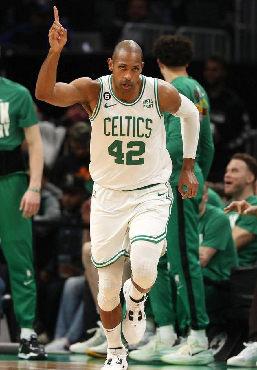 包含土耳其男篮轻取凯尔特人B队，西蒙斯完成帽子戏法的词条