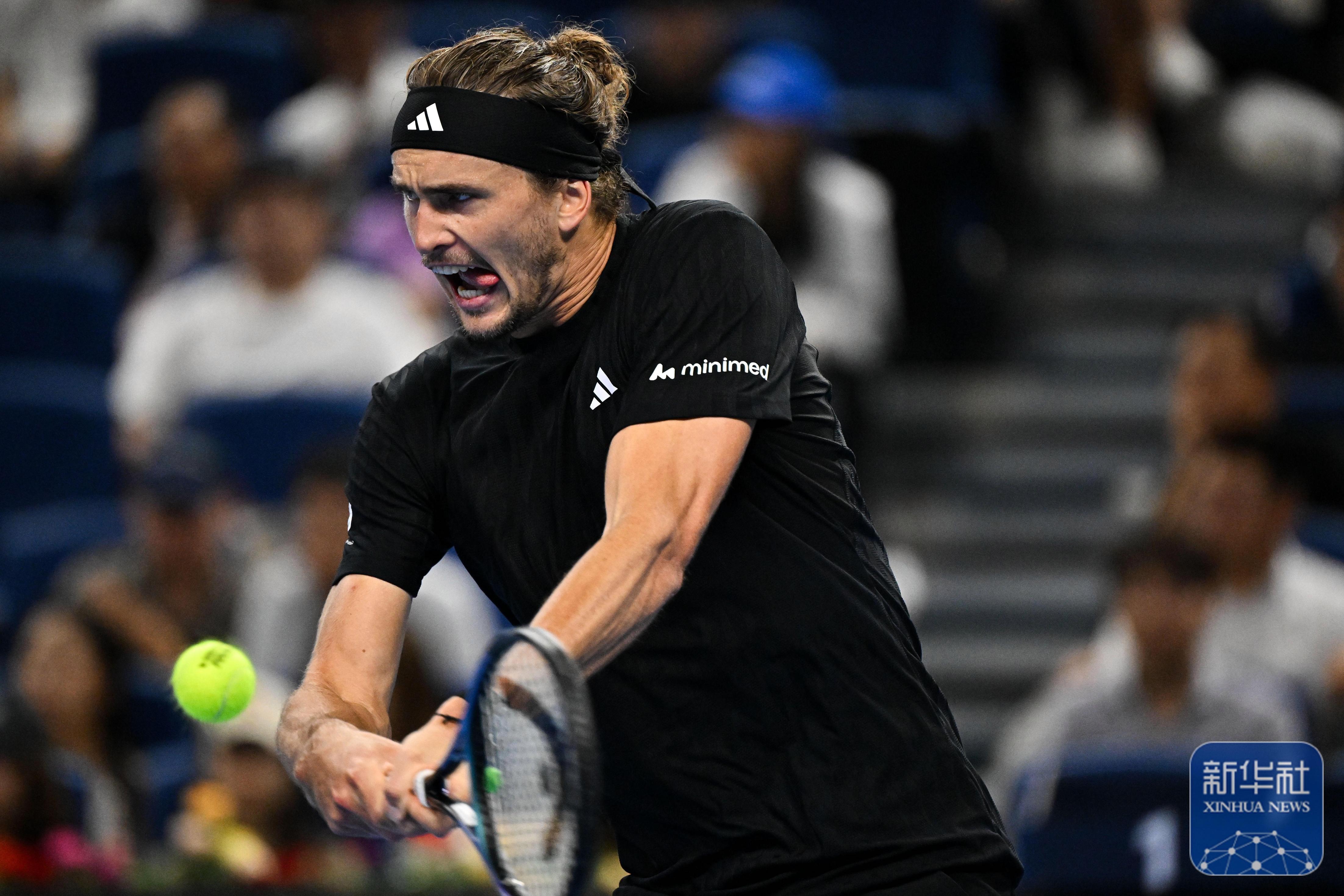 关于美国网球队鏖战世界网球队,梅德韦杰夫三分雨点燃全场的信息 关于美国网球队鏖战世界网球队,梅德韦杰夫三分雨点燃全场的信息