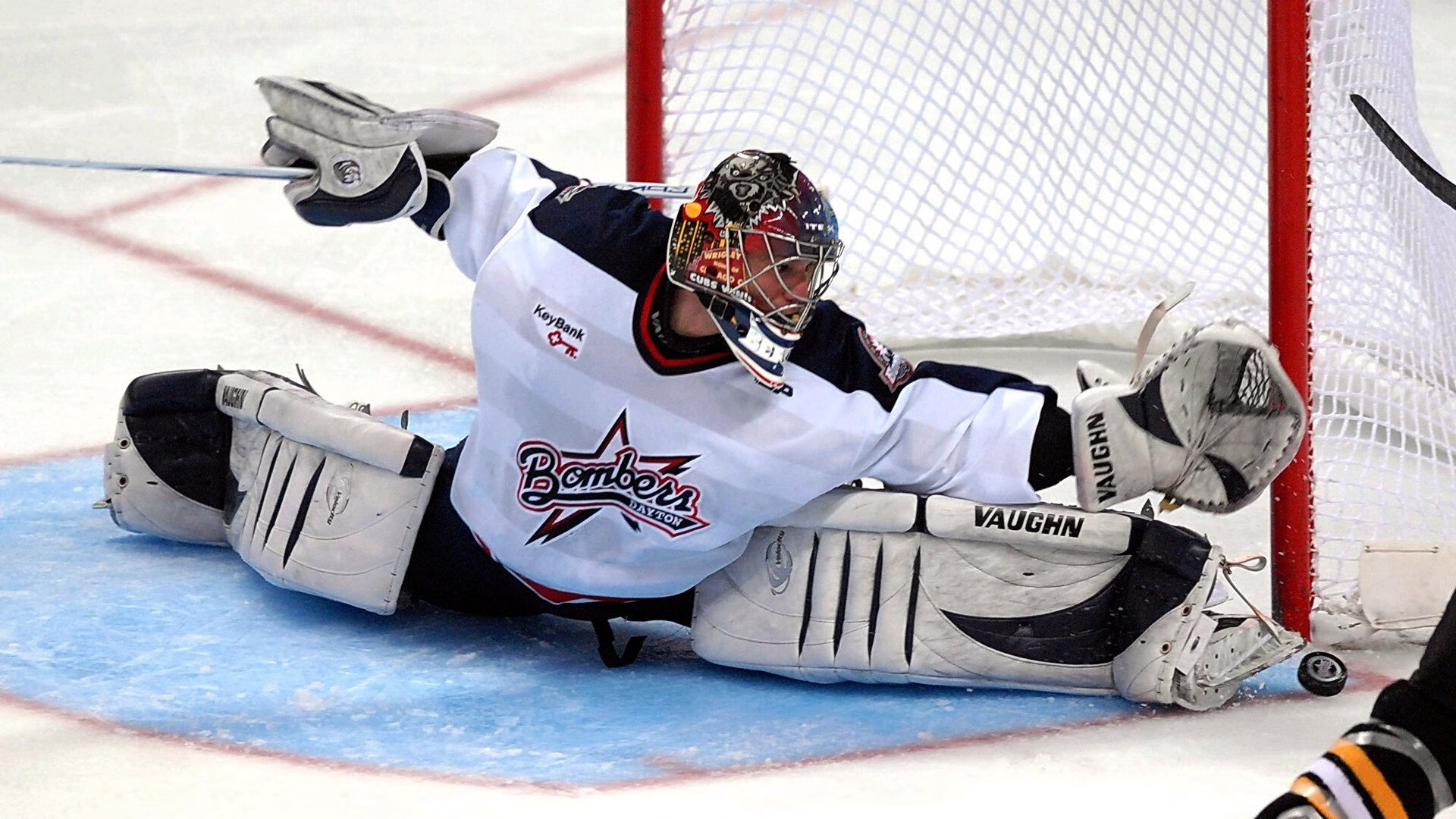 当红色城墙轰然倒塌,格纳布里如何用双脚重写曼彻斯特的夜晚